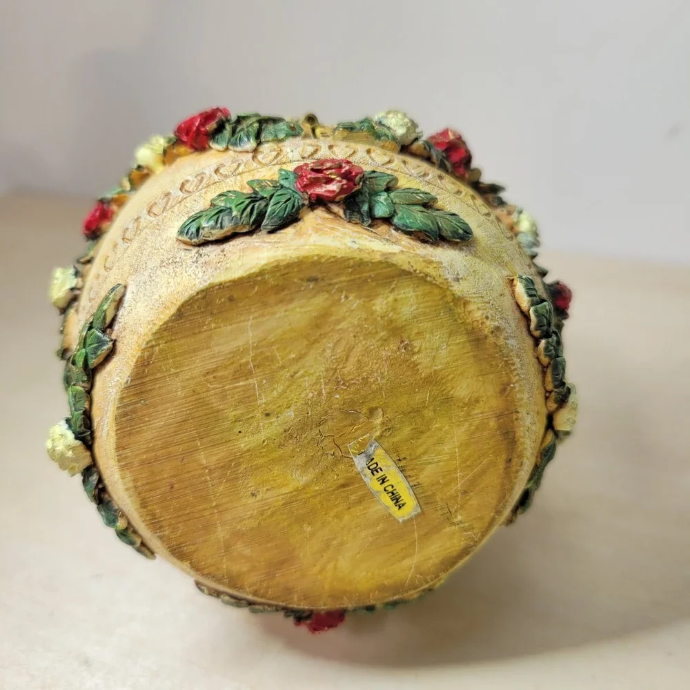 Egg‎ Shaped Nativity Scene Holy Family Angels Religious Christmas Decor